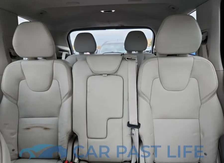 YV4102PK1M1746588# 10