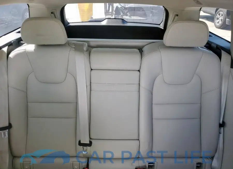 YV1102EK5L2376271# 10