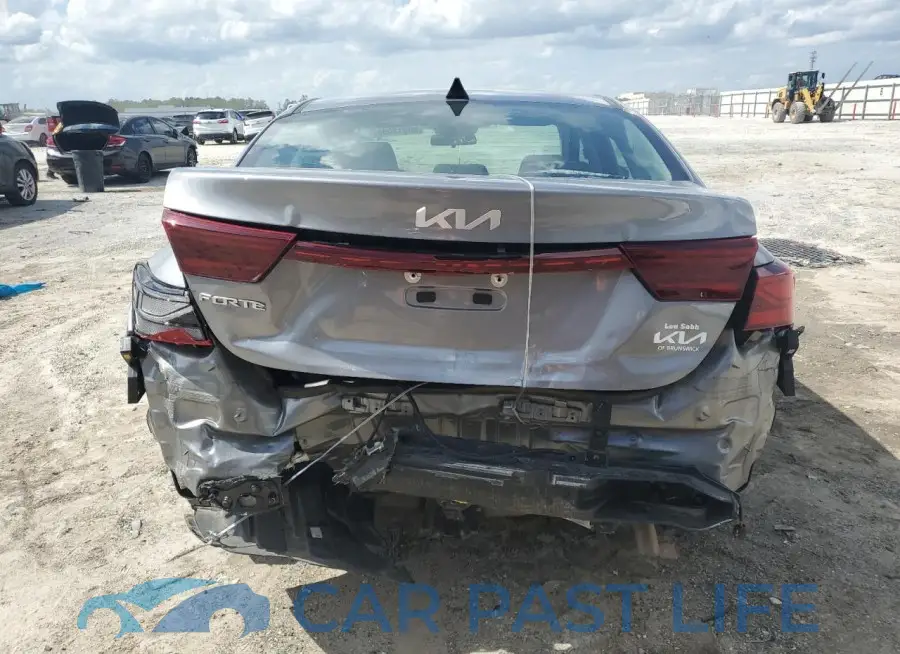 3KPF24AD6RE775226# 6