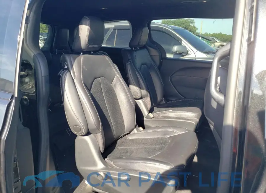 2C4RC1L72NR220749# 11