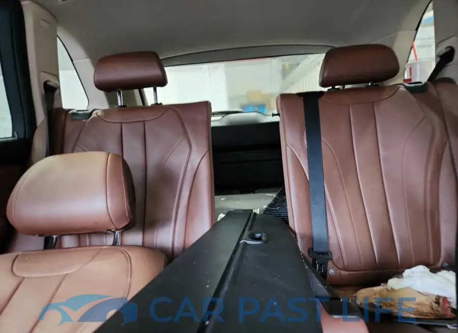 5UXKR0C5XG0P19495# 10