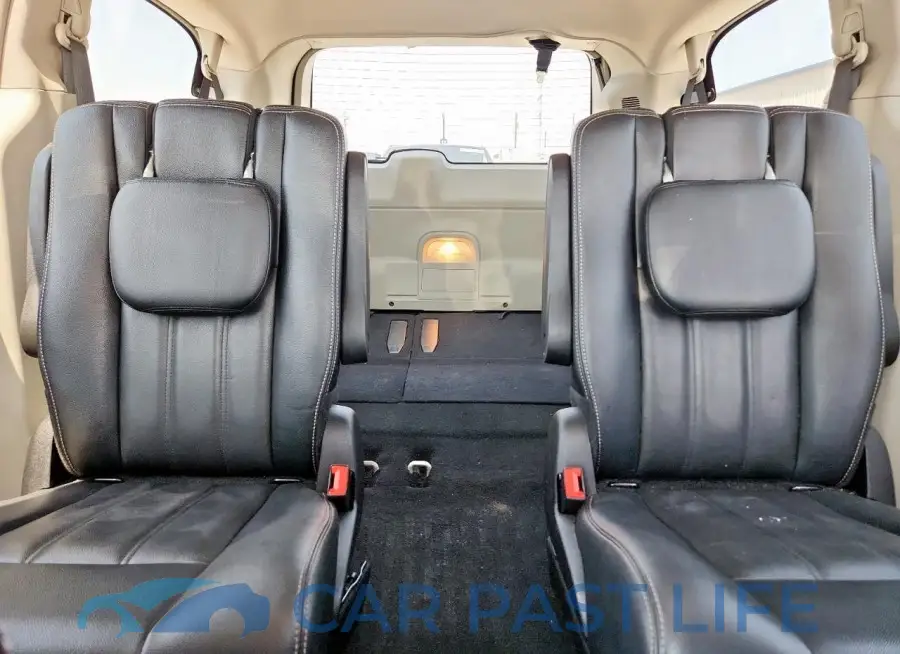 2C4RC1BG1GR214137# 10