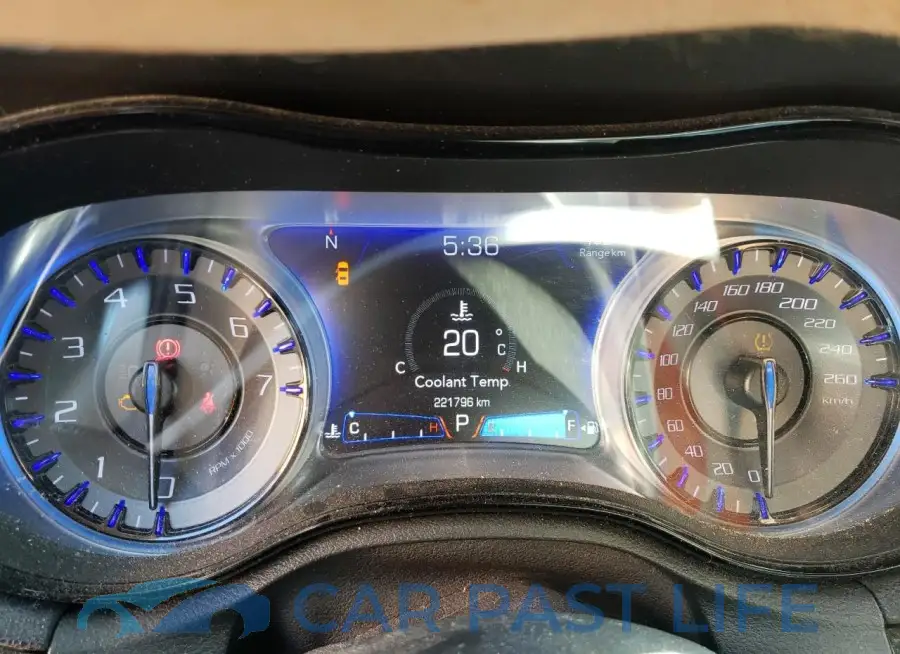2C3CCAGG8JH276070# 9