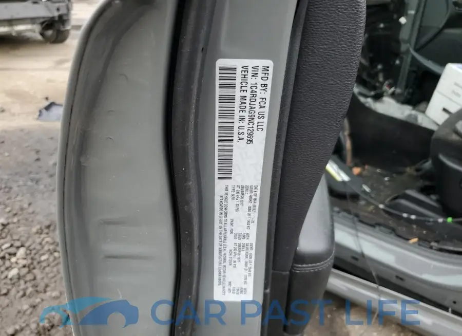 1C4RDJAG9NC129695# 13
