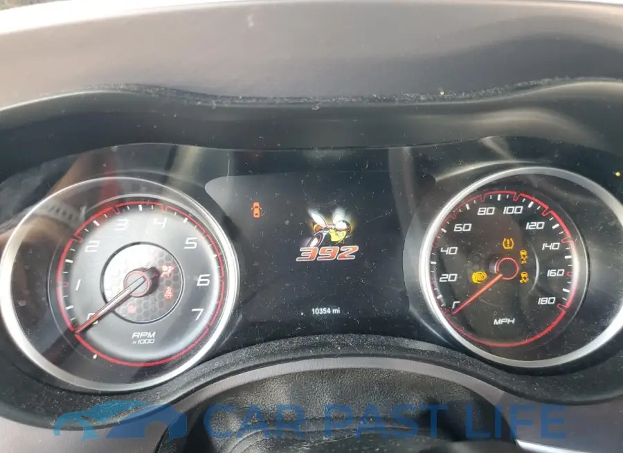2C3CDXGJ9LH197134# 9