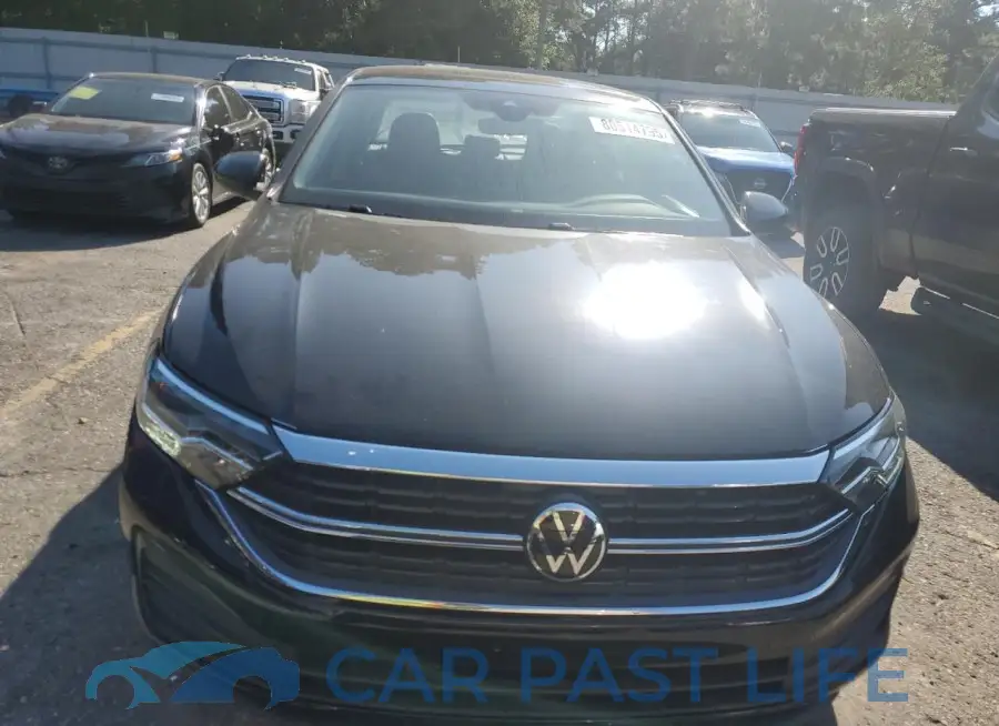 3VW7M7BU8RM001688# 5
