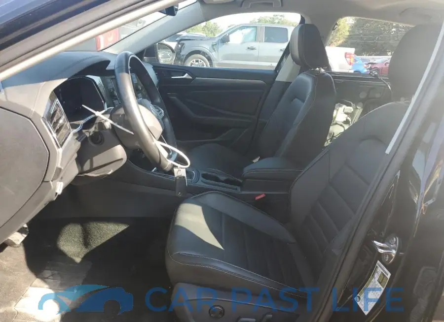 3VW7M7BU8RM001688# 7