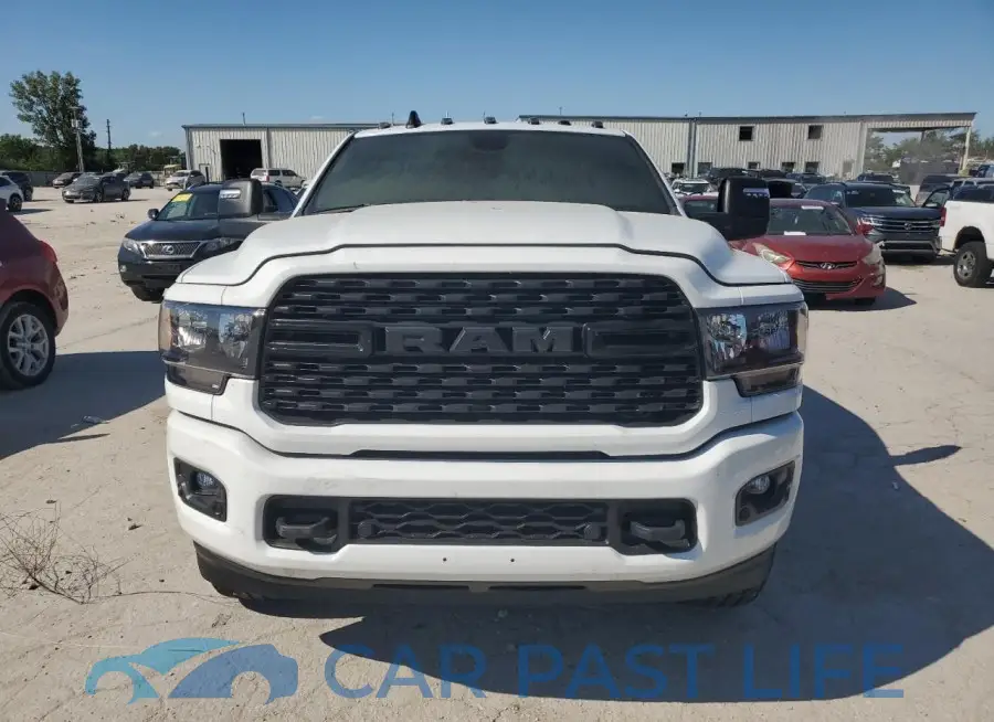 3C6UR5DL5PG613186# 5