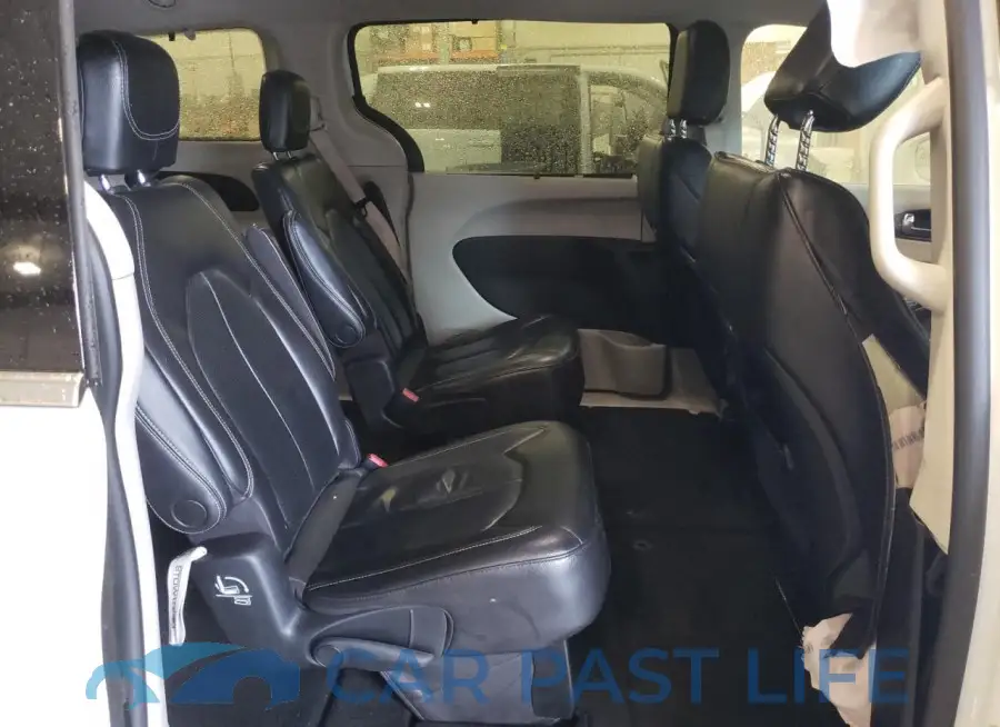 2C4RC1BG8NR117952# 11