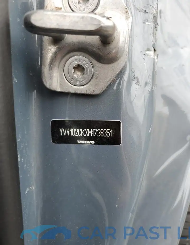 YV4102CKXM1738351# 13