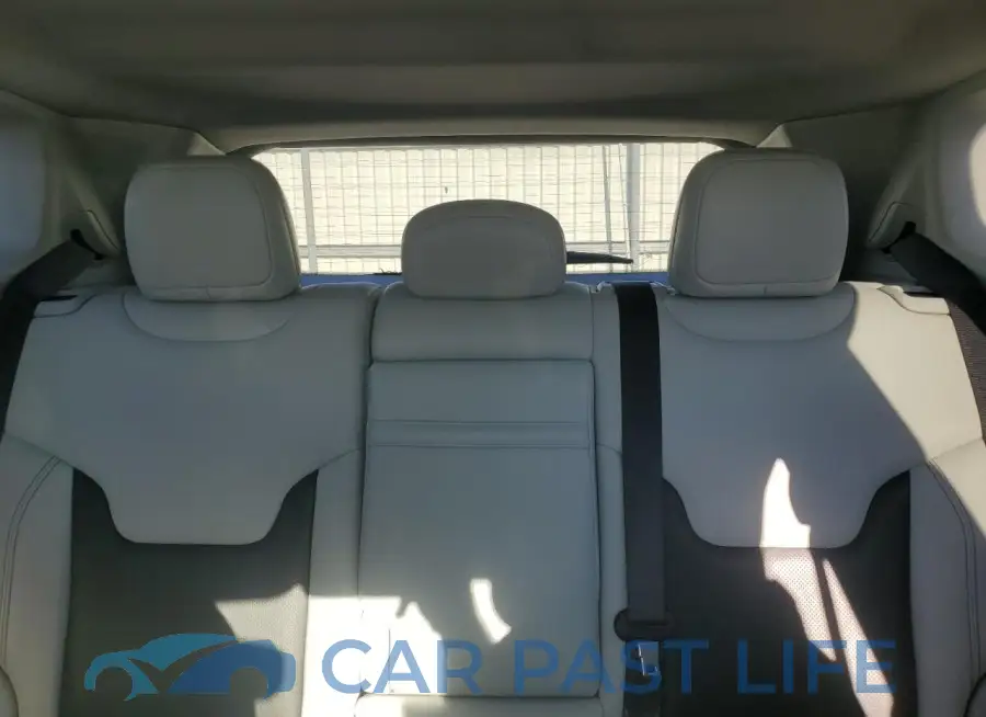 3C4NJDCB7JT230131# 10