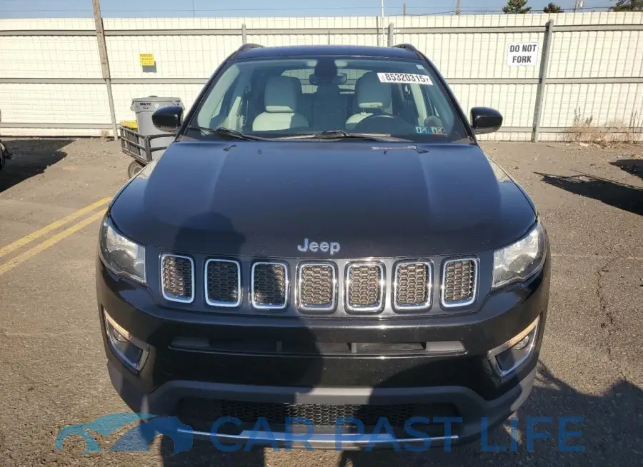 3C4NJDCB7JT230131# 5