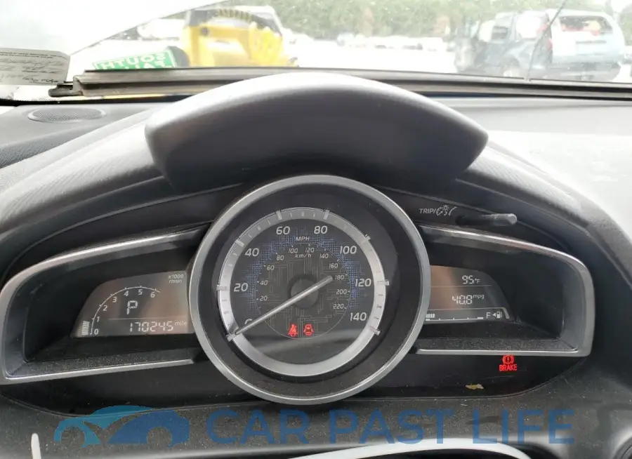 3MYDLBYV8HY195563# 9