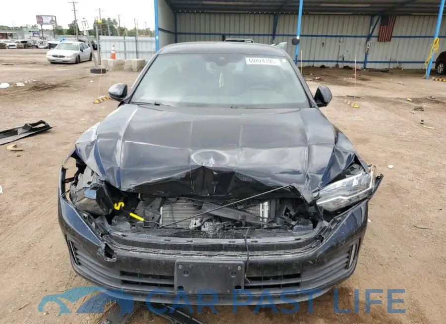 3VWAM7BU5RM052300# 5