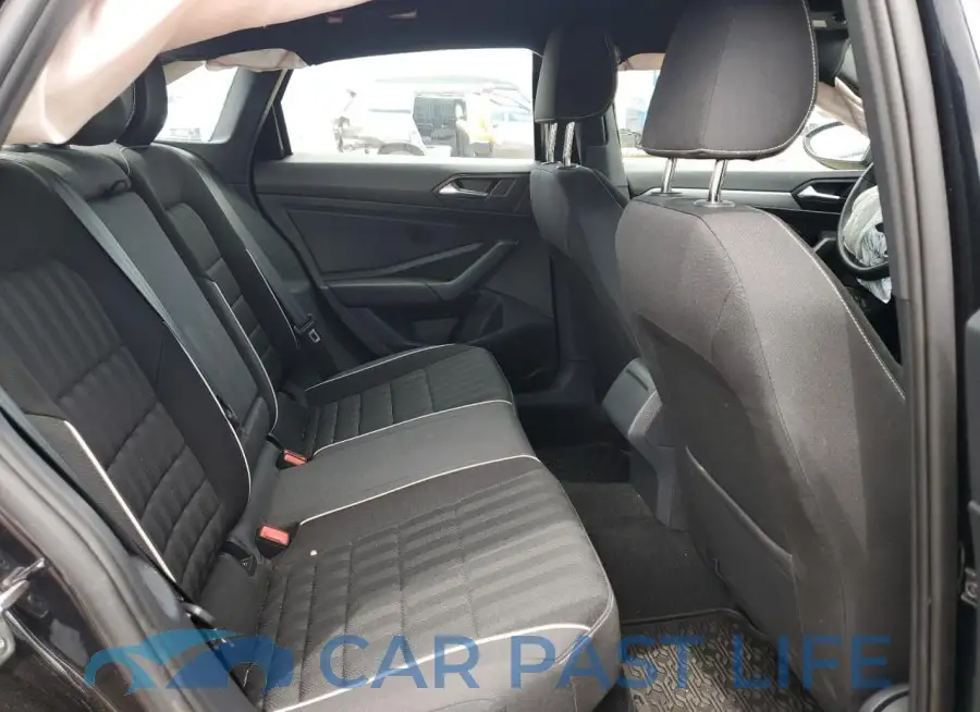 3VWAM7BU5RM052300# 10