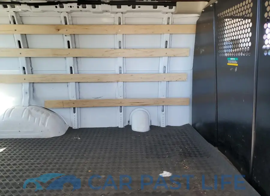 1GTW7AFP9R1163902# 11