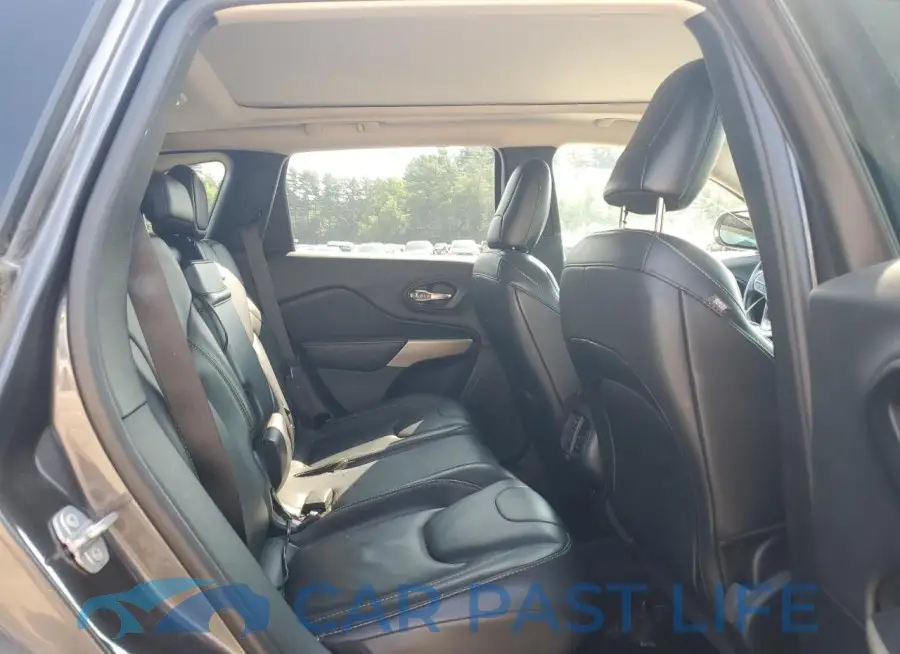 1C4PJMDS8HW568925# 11