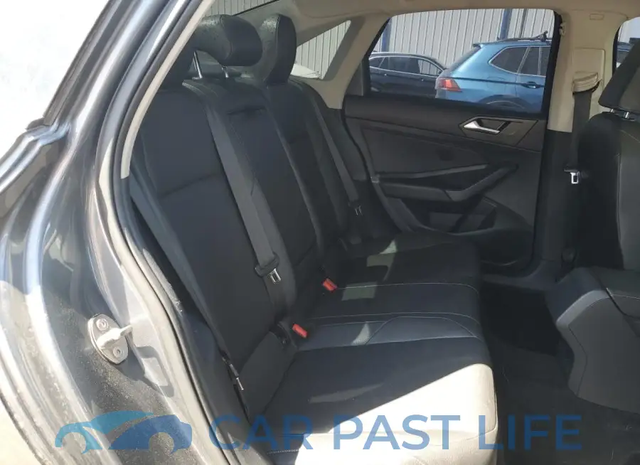 3VWCB7BU3KM176568# 10