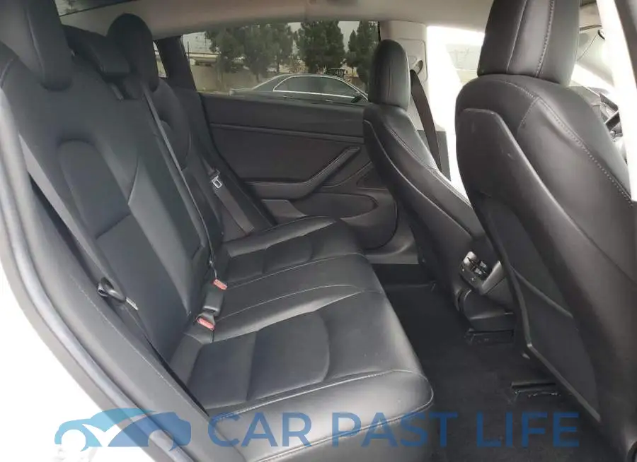 5YJ3E1EAXKF412064# 10