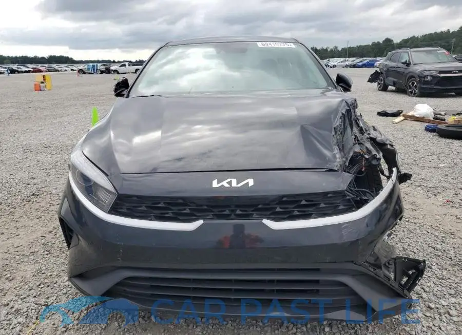 3KPF24AD2RE818413# 5