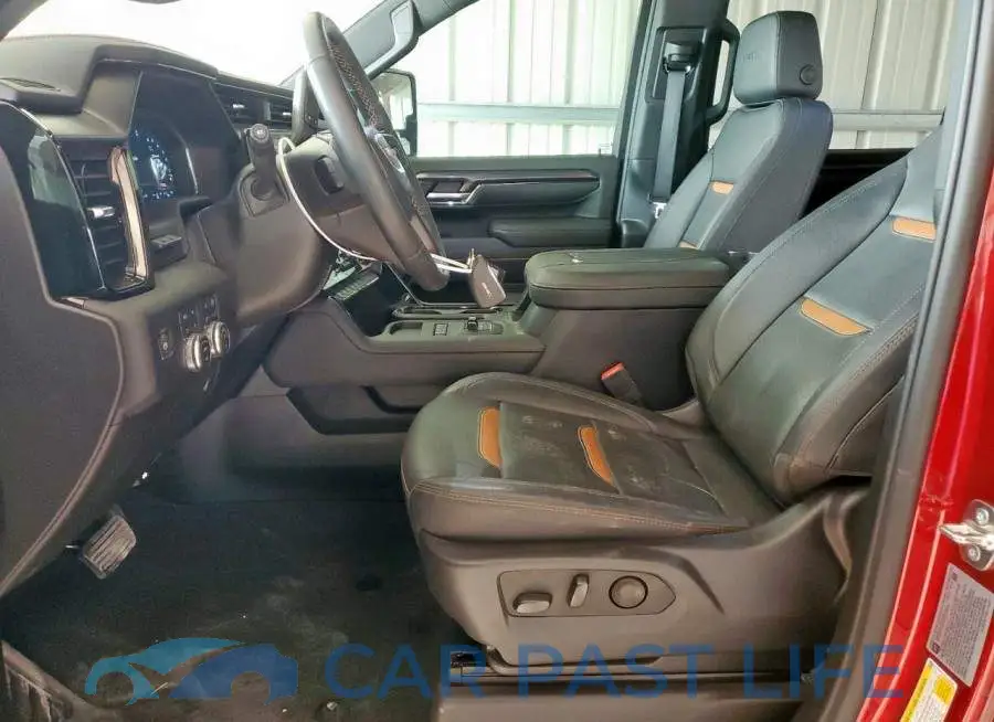 1GT4UPEY7SF171325# 7