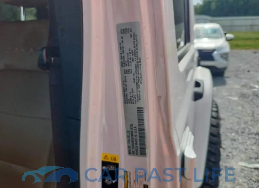 1C4HJXEN7MW813125# 12