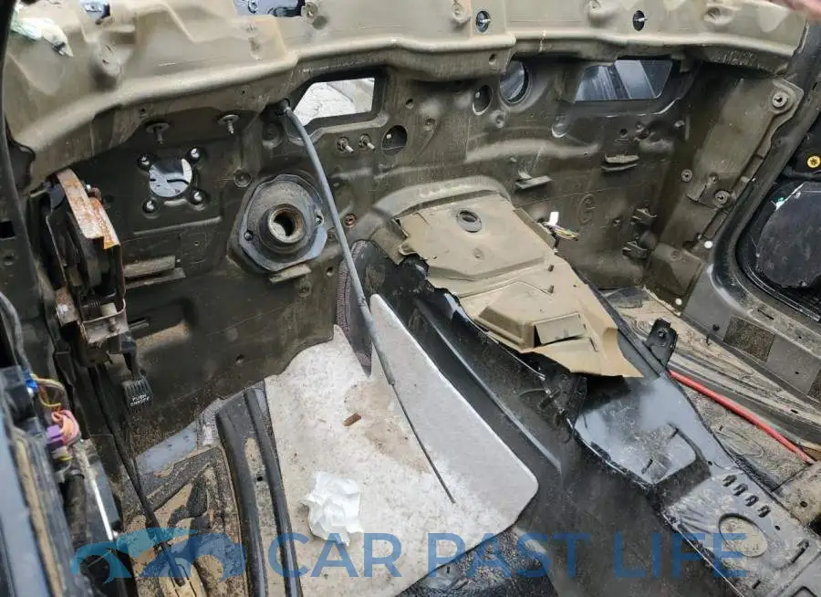 2C3CDXGJ1HH618884# 8