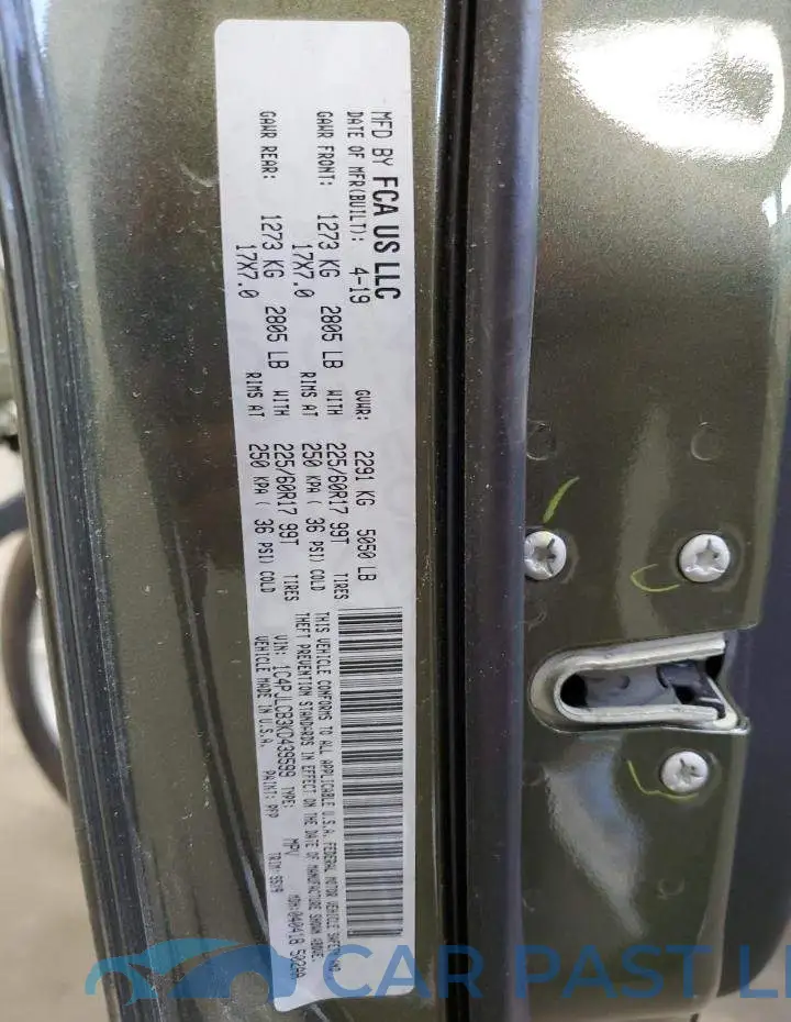 1C4PJLCB3KD439599# 13