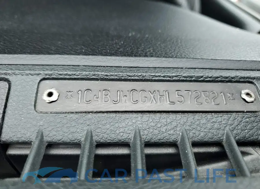 1C4BJWCGXHL572821# 12