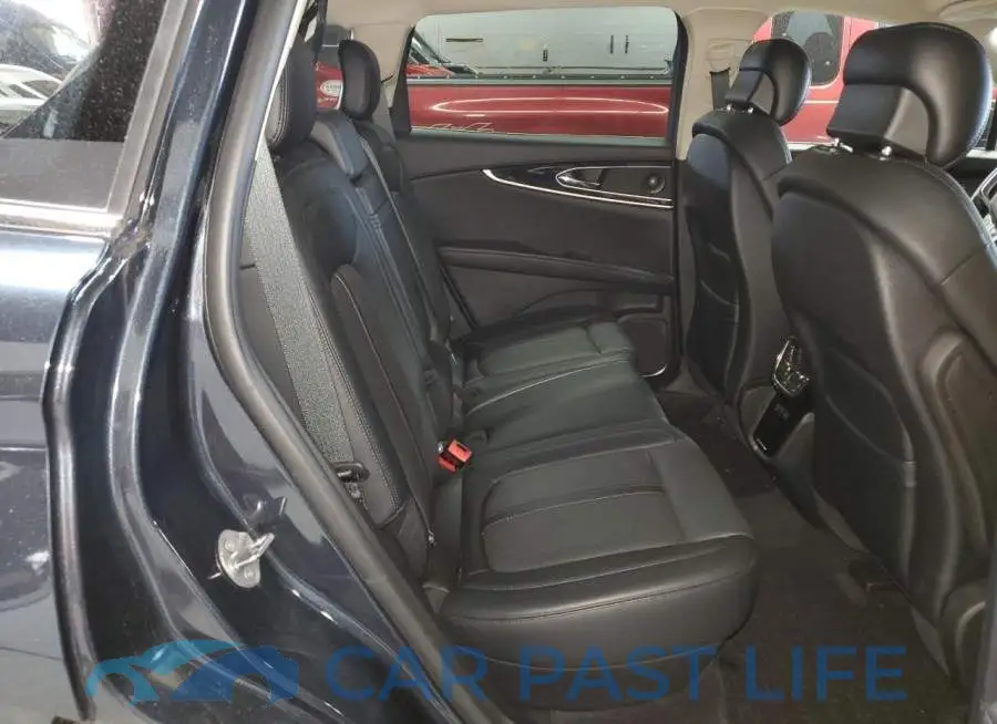 2LMPJ8KP8PBL24715# 11