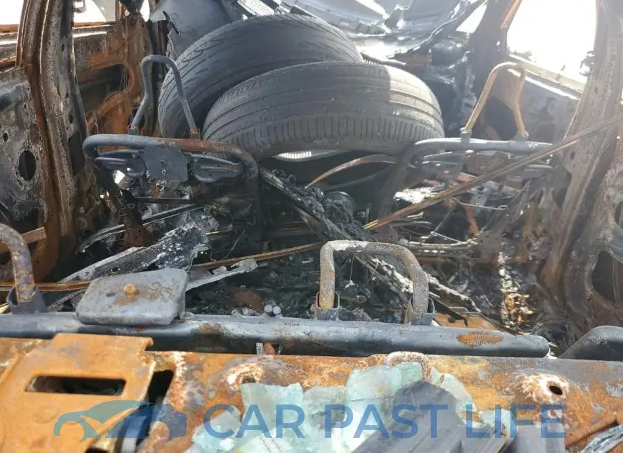 19UUB1F63KA001929# 8