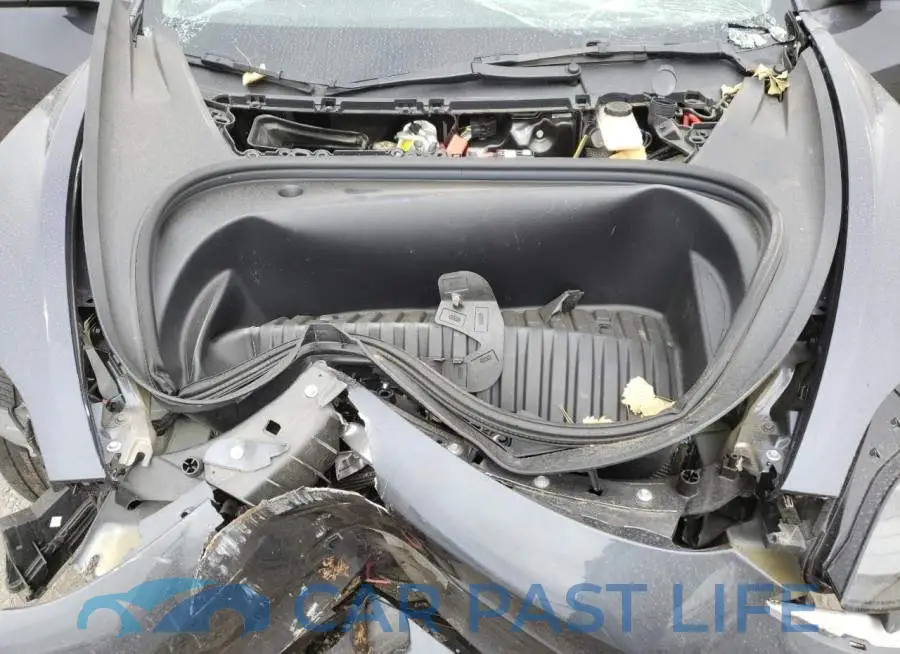5YJ3E1EAXPF395645# 11