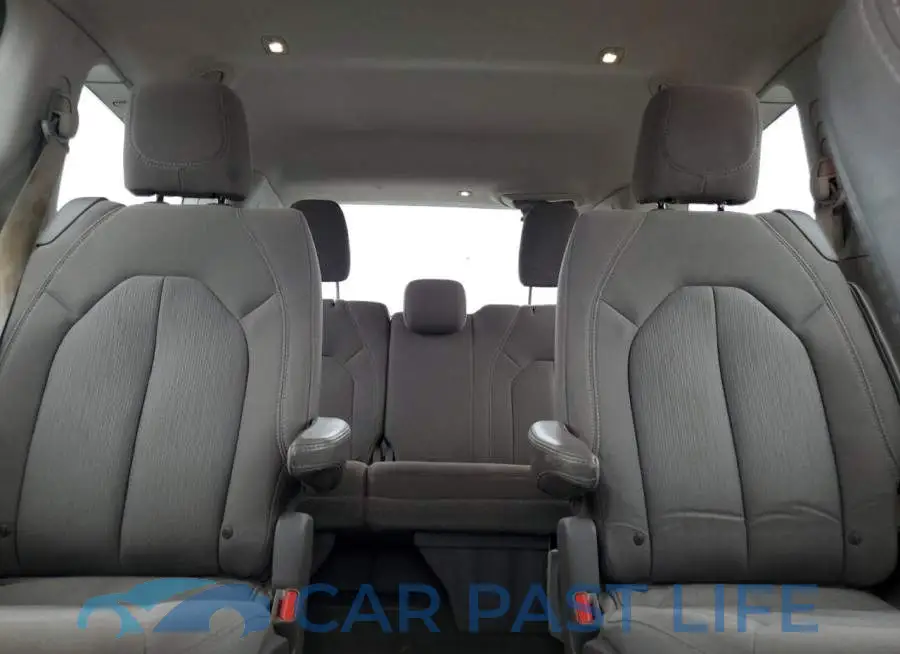 2C4RC1DG1HR608977# 10