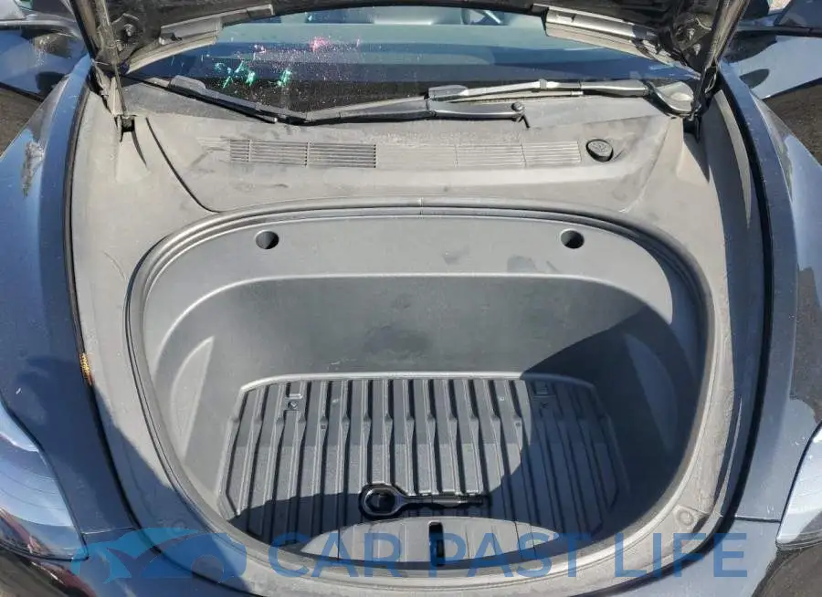 5YJ3E1EAXPF496040# 11
