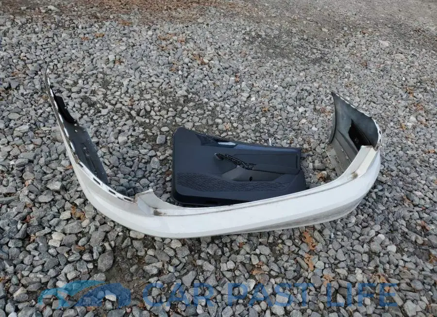 3VW5T7BU0MM018794# 12