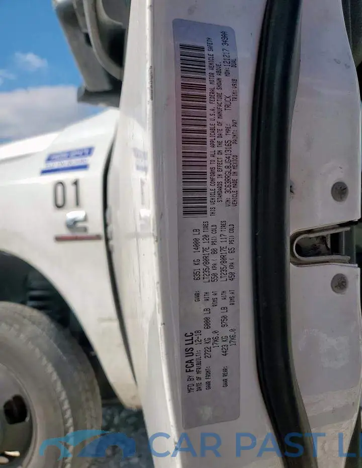 3C63RRGL8JG413165# 12