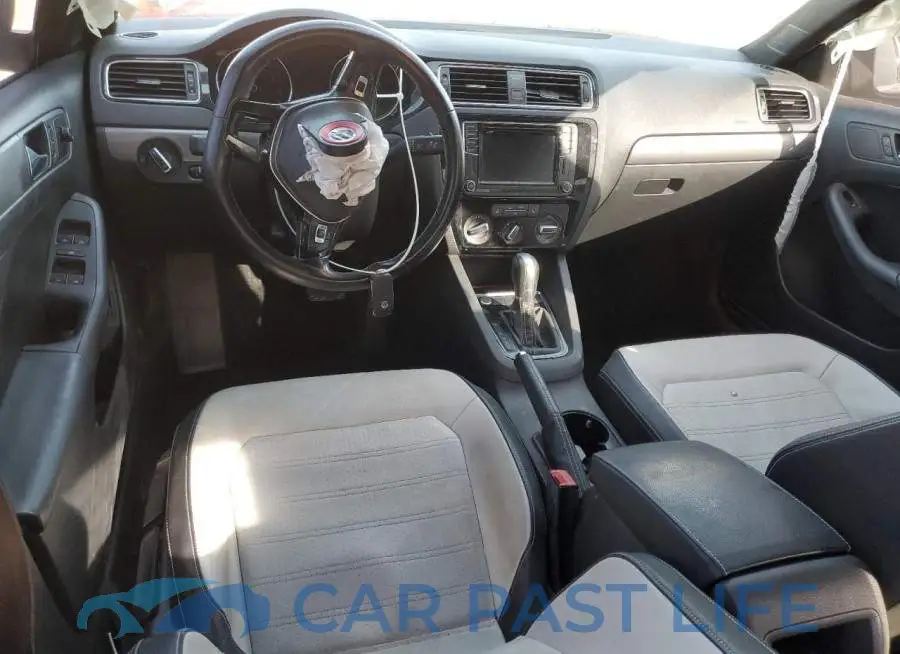 3VWD17AJ8GM288160# 8