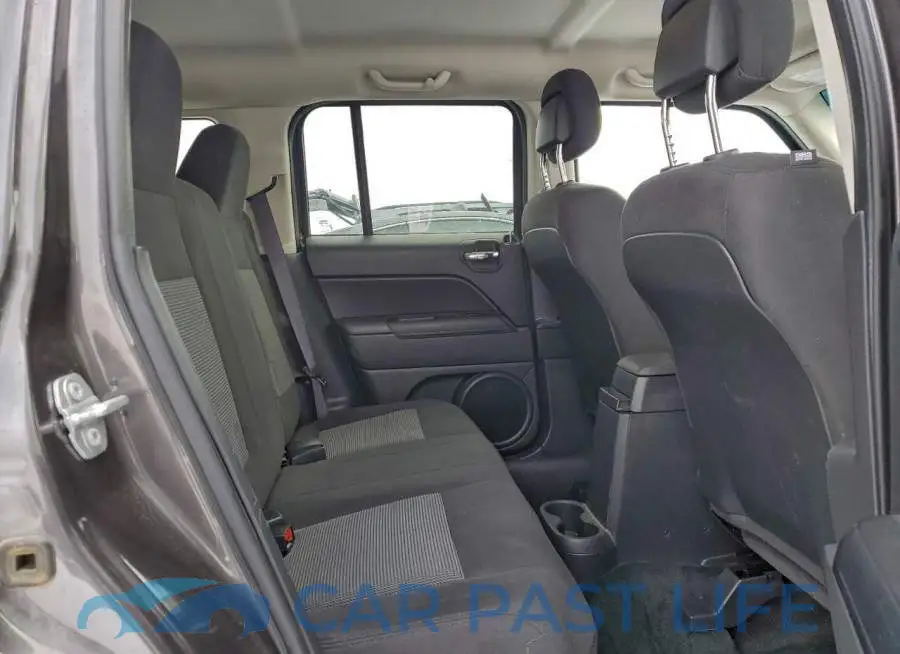1C4NJRAB5HD136068# 11