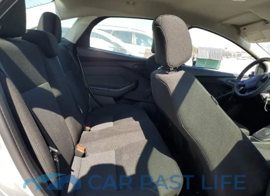 1FADP3E2XJL275504# 10