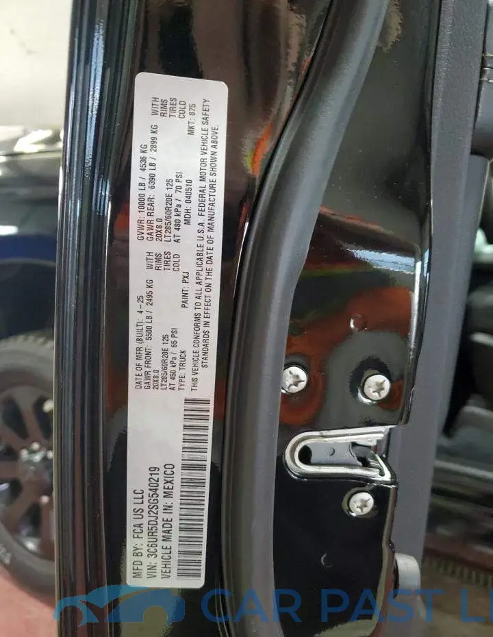 3C6UR5DJ2SG540219# 14