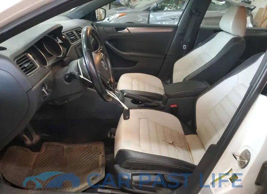 3VWD17AJ8GM220909# 7