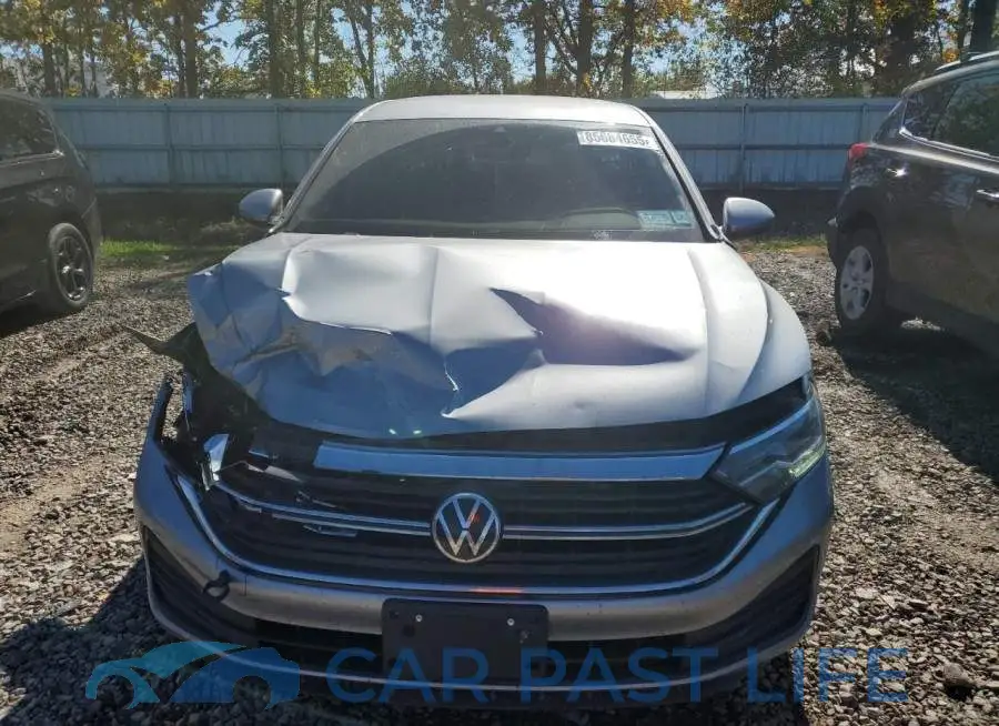 3VWCM7BU0NM014833# 5