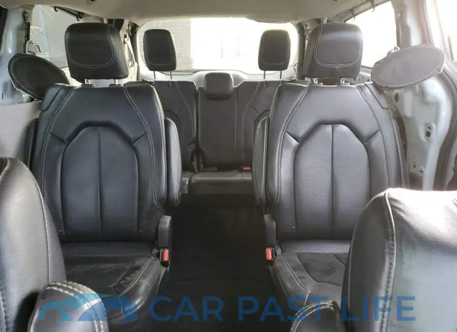 2C4RC1BG3NR115896# 10