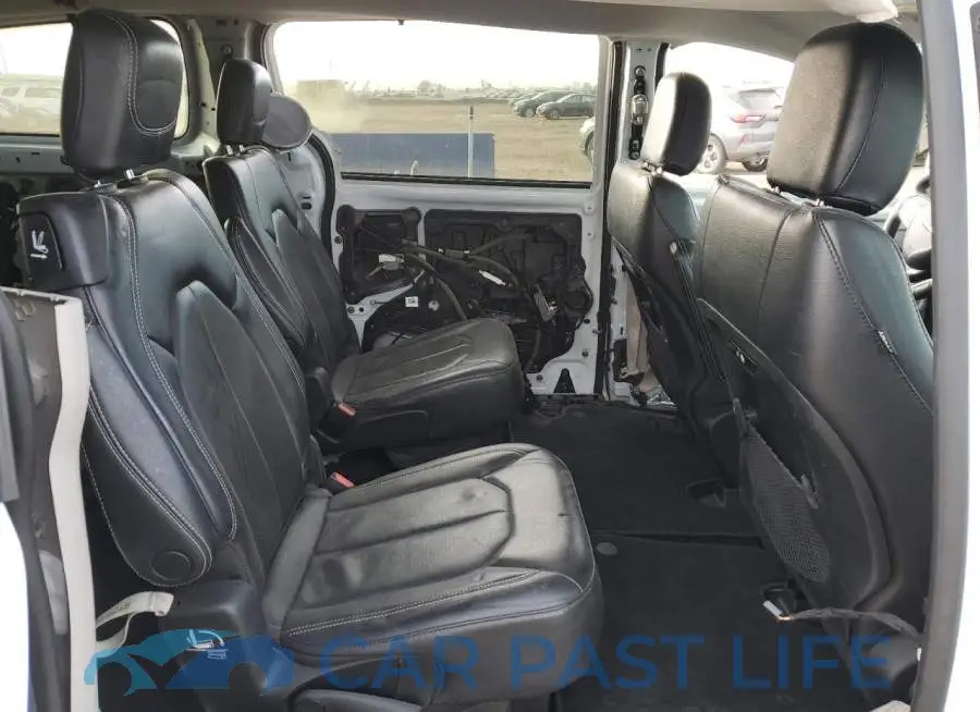 2C4RC1BG3NR115896# 11
