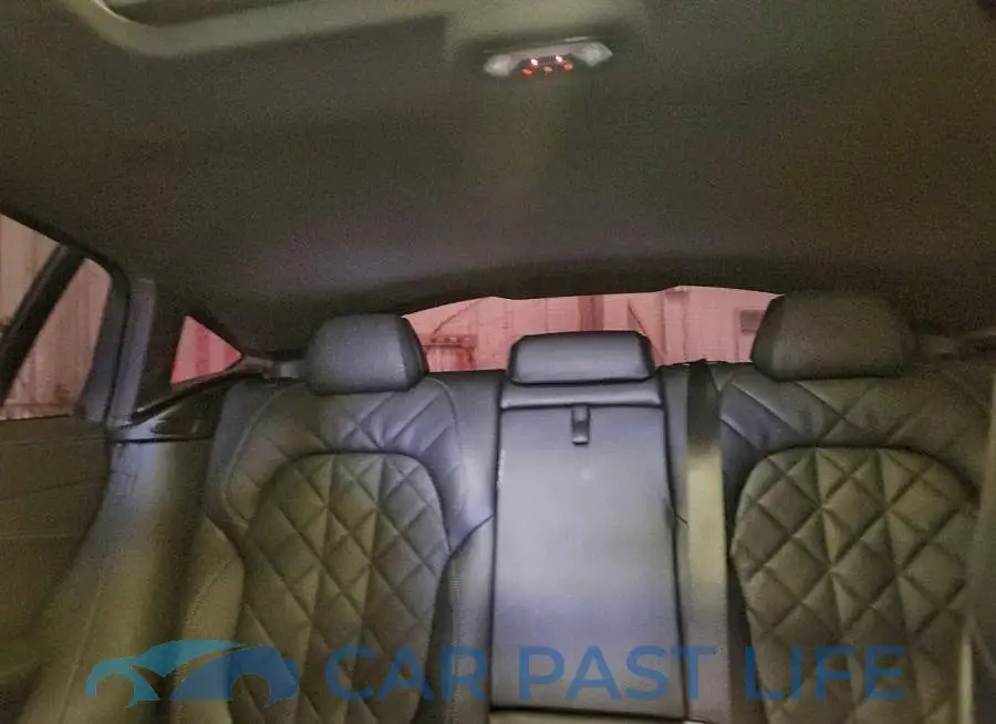 5UX33EX04R9V84014# 10