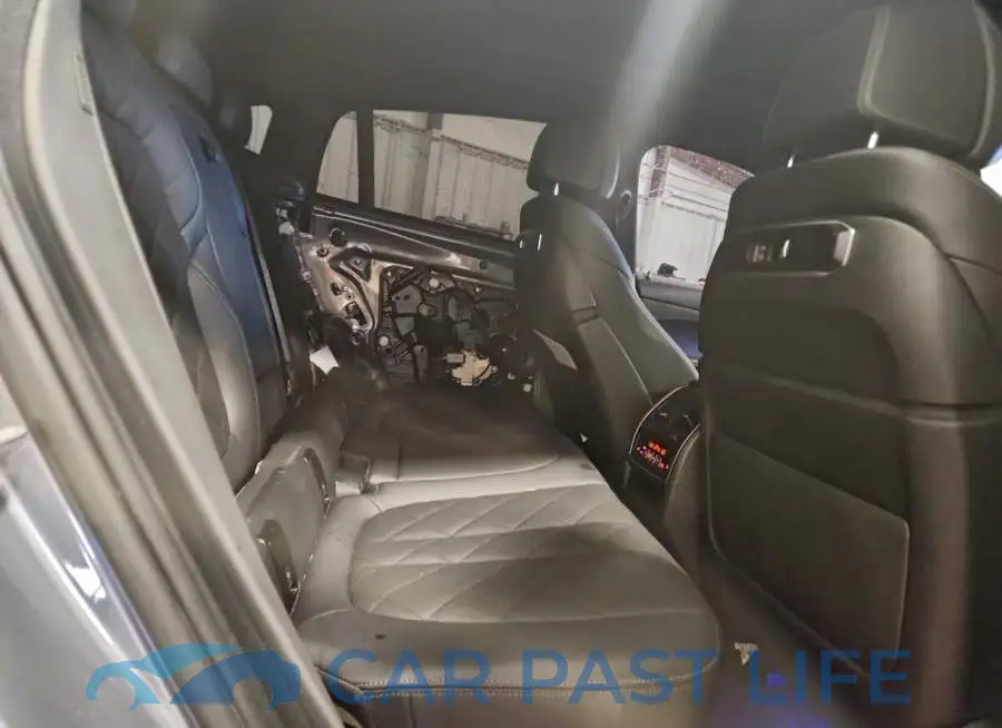 5UX33EX04R9V84014# 11