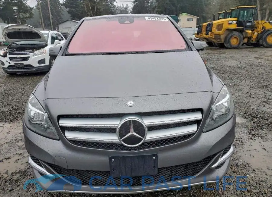 WDDVP9AB8HJ014875# 5