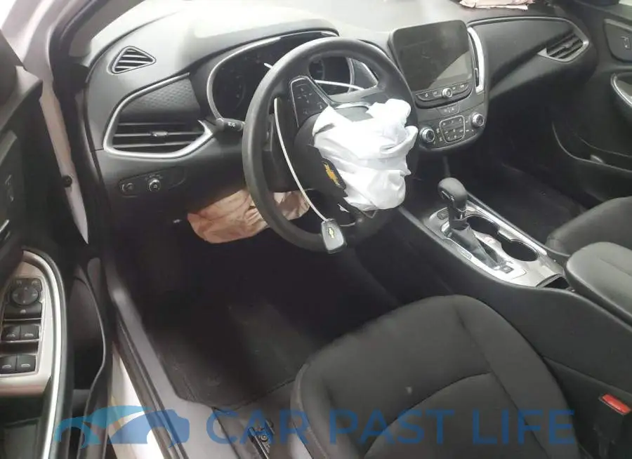 1G1ZD5ST2SF145372# 8