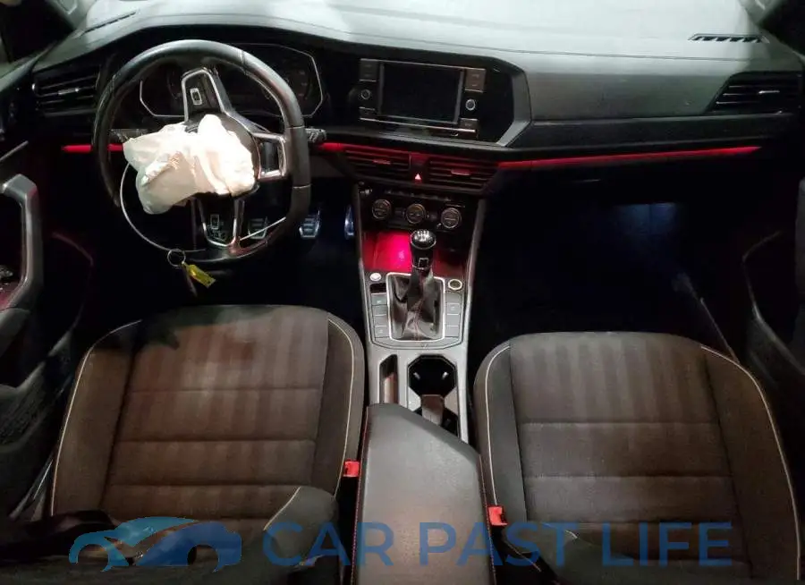 3VW5T7BU4KM169862# 8