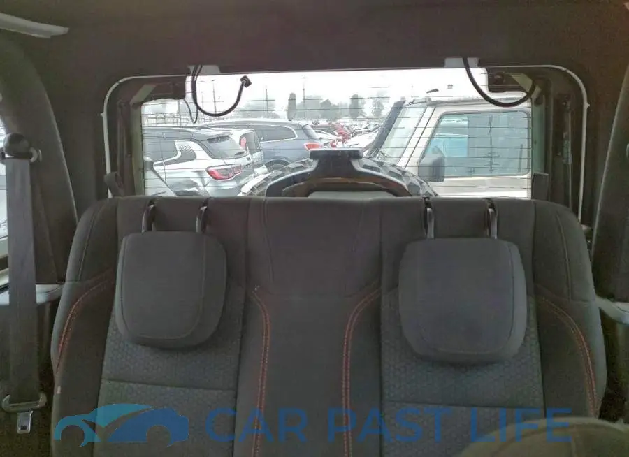 1C4HJXCN9KW547431# 10